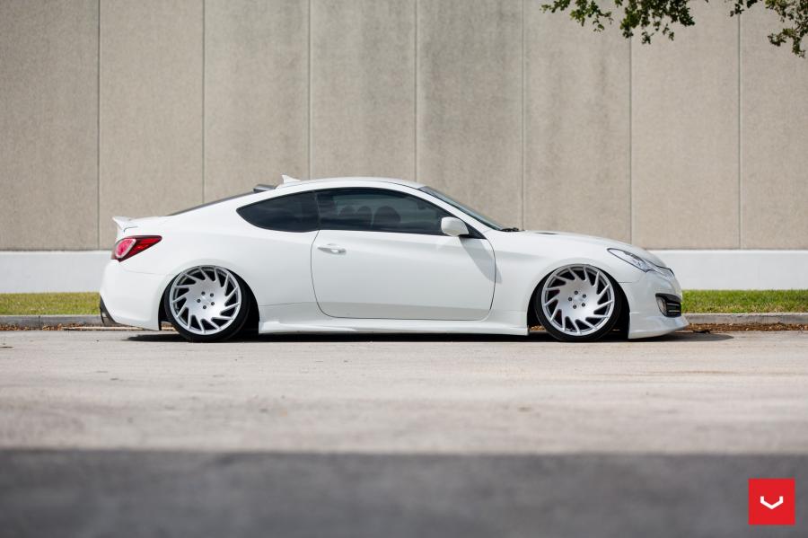  Hyundai Genesis on Vossen Wheels (VLE1) 2017 года  (фото 23 из 29)